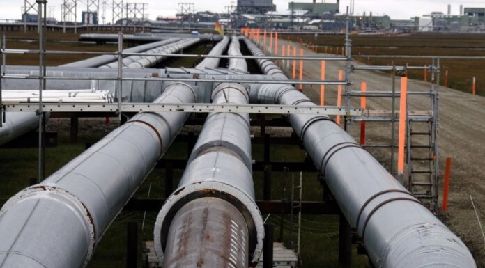 Цена на нефть превысила 100 долларов впервые со времен вторжения РФ в Украину