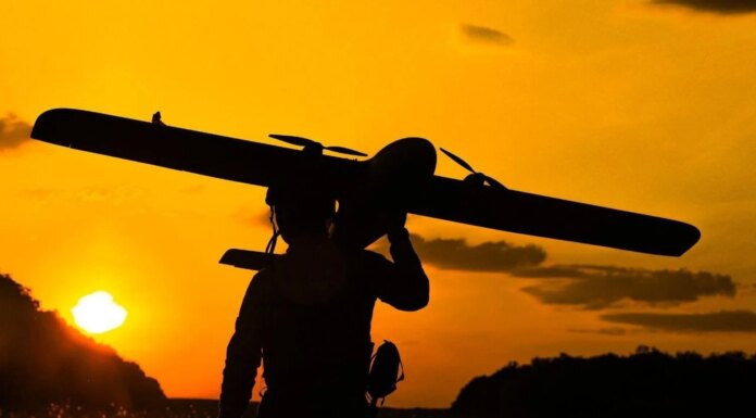 ВМС подтвердили поражение трех российских "Панцирей" с десантным катером и базы дронов "Орион" в Крыму — показали видео