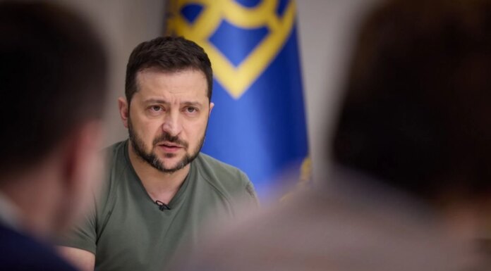 Зеленский анонсировал выплаты 1500 гривен пенсионерам и кешбэк на горючее