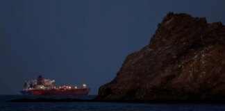 Иран может разрешить пропуск нефтяных танкеров через Ормузский пролив при одном условии — CNN