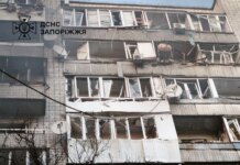 Число погибших после российской атаки на Запорожье возросло до двух, среди них подросток