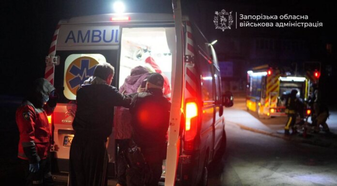 Трое раненых и пожар: в Запорожской ОВА показали последствия вражеской атаки