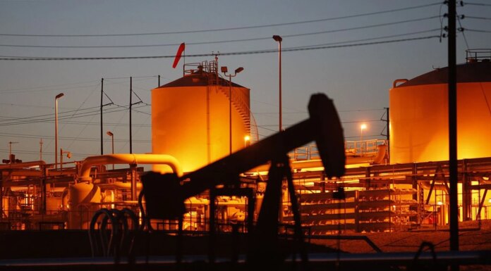 Цены на российскую нефть в Индии достигли рекордного уровня — Bloomberg