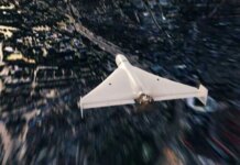 Атака рф на Киев: обломок дрона повредил стену торгового центра