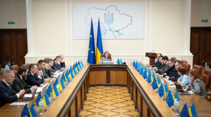 Кабмин увеличил выплаты за военные риски до 30 млн гривен