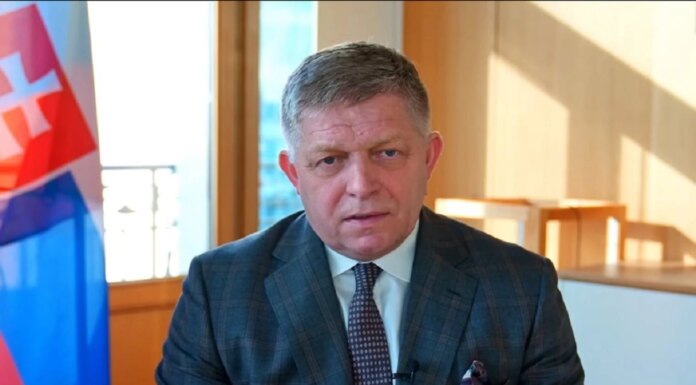 Фицо угрожает Украине ответными шагами из-за остановки транзита нефти