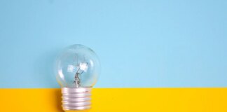 Четыре области частично без света из-за вражеских атак, графики отключений — до 22 часов