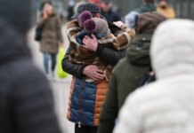 В Донецкой области проведут принудительную эвакуацию детей из отдельных районов Славянска из-за угрозы обстрелов