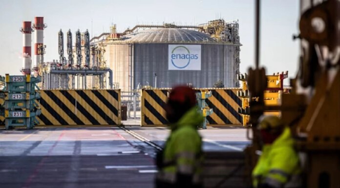 Еврокомиссия призывает страны ЕС не медлить с наполнением газохранилищ из-за войны в Иране — FT