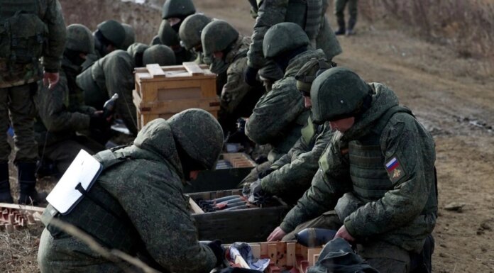 россия заставляет мигрантов идти на войну через давление и угрозу депортации — СВР