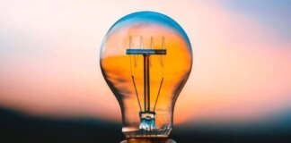 В Украине завтра графики отключений будут действовать утром и вечером