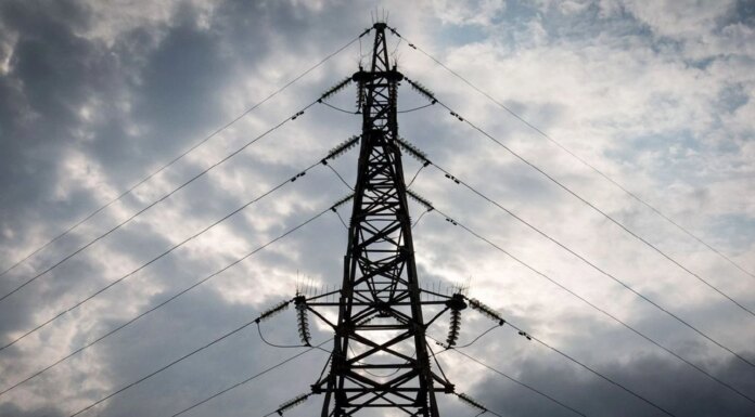 Россия атаковала энергетическую инфраструктуру, без света часть жителей 6 областей, графики — вечером