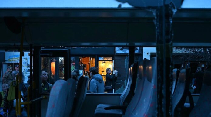 Массированная атака рф на Львов: в больницах уже 26 пострадавших, ущерб только за поврежденный транспорт достигает 650 тыс. грн