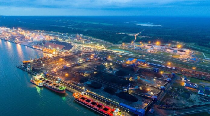 Российские порты на Балтике снова приостановили отгрузку нефти после атаки дронов — Reuters