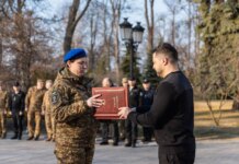 Звание Героя Украины впервые присвоили женщине-военнослужащей Нацгвардии Александре Давиденко