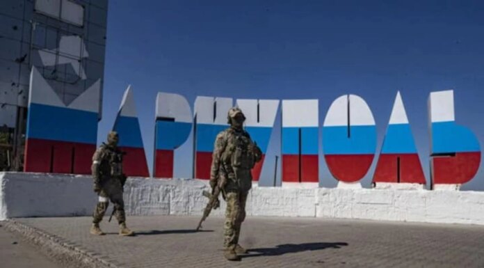 Оккупанты резко изменили направление движения техники и БК через Мариуполь — Андрющенко