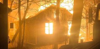 Згоріли будинки бази відпочинку: ДСНС показали наслідки атаки на Одещину, — ФОТО