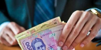 Одесити отримають доплати по 1500 гривень та кешбек за пальне: Зеленський анонсував виплати