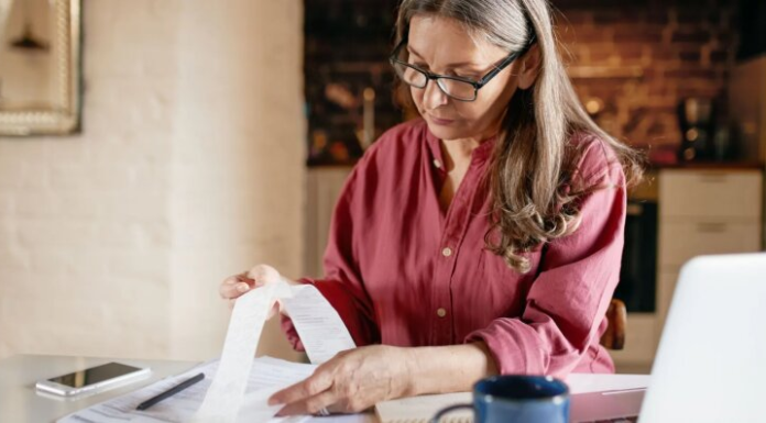 ПФУ проверит украинцев: за какие переводы лишат субсидий