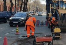 На вулиці Одеси вийшло 350 комунальників для приведення доріг у належний стан, — ФОТО