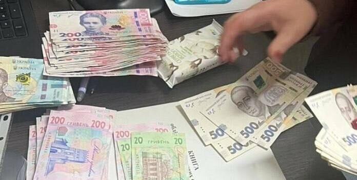 В Одесі детективи БЕБ викрили підприємця, який приховав 71 млн грн, — ФОТО