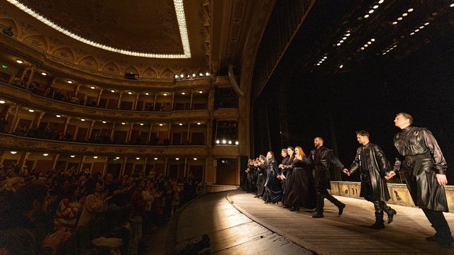 За рік кількість прем’єр в театрах зросла на 12%, кількість глядачів – на 8%, доходи від продажу квитків – на 28% – Держмистецтв