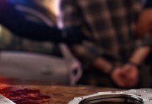 На Одещині ревнивий чоловік зарізав дружину під час застілля: деталі