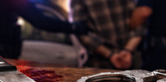 На Одещині ревнивий чоловік зарізав дружину під час застілля: деталі