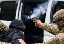 Стрілянина під час затримання в Одесі: ТЦК заявив про напад і постріл у повітря