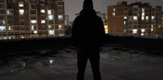 Секунди до фатального кроку: в Одесі запобігли трагедії у багатоповерхівці, — ВІДЕО