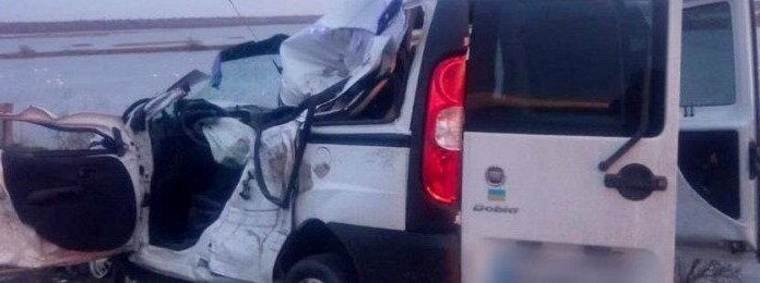 Під Одесою вантажівка зіткнулася з легковиком: є загиблий