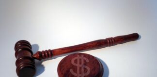 На Закарпатті викрито схему продажу квитків на автобусні рейси до ЄС в обхід каси — прокуратура