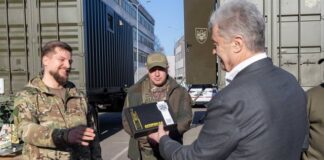 Порошенко передав техніку і дрони у 19 підрозділів Сил оборони