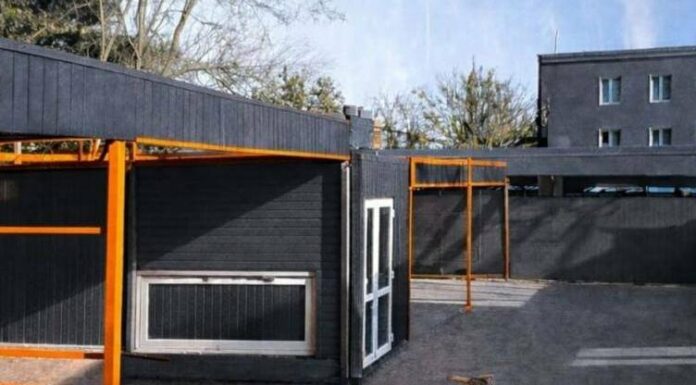 Незаконна автомийка пішла під знесення: прокуратура відстояла землю громади Одеси