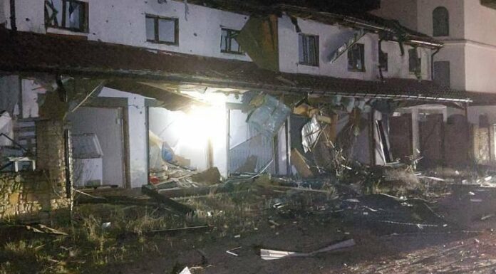 Нічна атака дронів на південь Одещини: спалахнула база відпочинку, — ФОТО