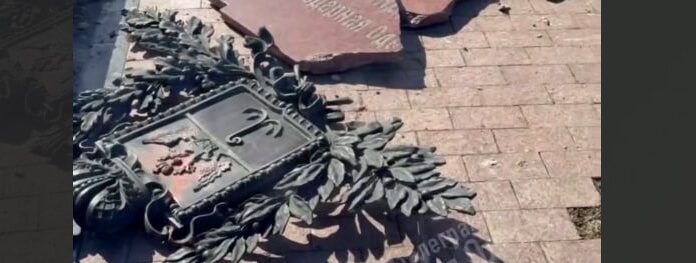 В Одесі невідомі пошкодили Олександрівську колону, — ВІДЕО