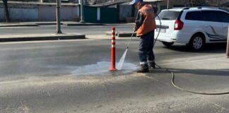 В Одесі триває ремонт доріг, які «зійшли» разом зі снігом, — ФОТО