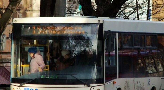 Як сьогодні курсує транспорт в Одесі та що зміниться вже завтра: розклад руху