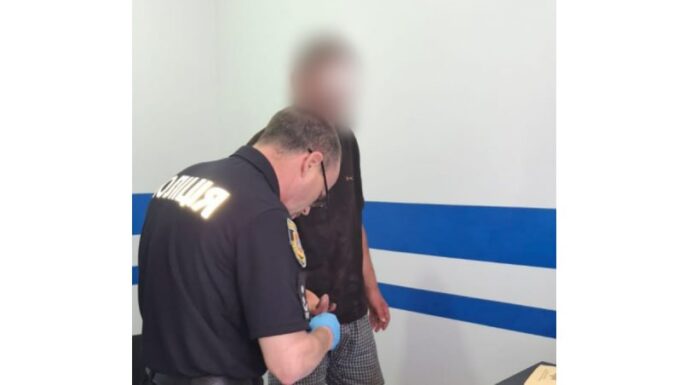 Залетів у чужий дім, побив господаря і пограбував: на Одещині винесли вирок рецидивісту