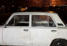 В Одесі юнак викрав авто, пограбував людей і зламав ногу охоронцю, — ФОТО