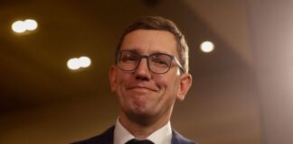 Український безпілотник, що впав на енергооб’єкт в Естонії, був націлений на порт Усть-Луга в РФ — прем’єр Міхал