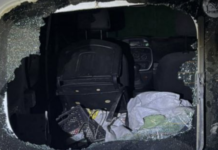 В Одесі чоловік розтрощив чуже авто