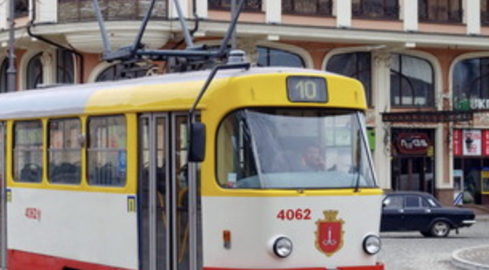 Одеса знову «рухається»: електротранспорт повернувся на маршрути в обмеженій кількості