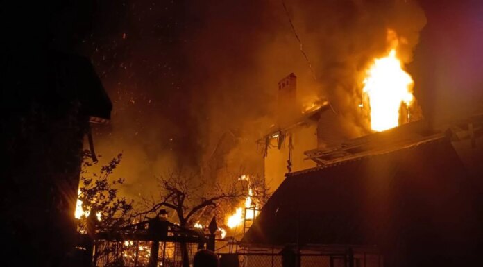 В Одесской области попадание БПЛА в многоэтажку, под завалами могут быть люди — ОВА