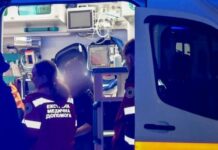 Рятувальники витягли трьох дітей з квартири, що горіла у центрі Одеси