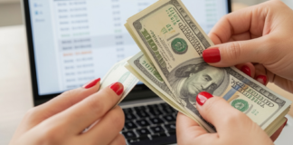 В Одеському районі бухгалтерка «сама собі» підіймала зарплату