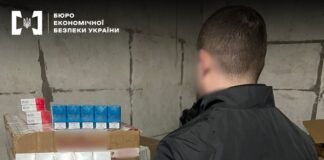«Алкохаб» в Одесі: правоохоронці вилучили тонни спирту і тисячі пачок сигарет, — ФОТО
