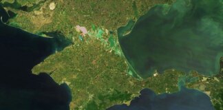 В Крыму сообщают о взрывах и работе ПВО возле трех военных аэродромов