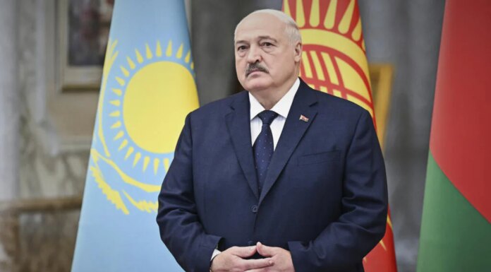 лукашенко заявил, что беларусь "не собирается втягиваться в войну" против Украины