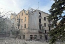 россияне сбросили авиабомбу на многоэтажку в Дружковке, есть погибшая и пятеро раненых